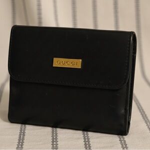 Authentic Vintage Gucci Black Leather Bifold Wallet Gold Bar Logo